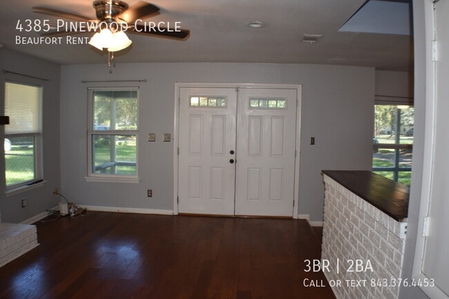 Building Photo - 4385 Pinewood Cir