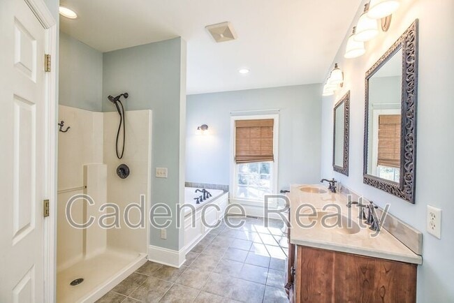 Building Photo - 205 N Sea Lily Ct