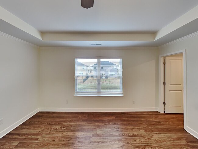 Building Photo - 4502 Tarpon Dr