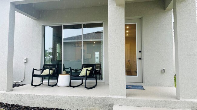 Building Photo - 16450 Hamlin Vw St