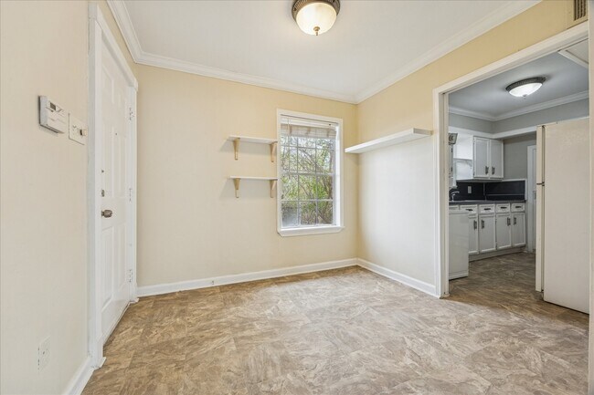 Building Photo - 218 W 15th St