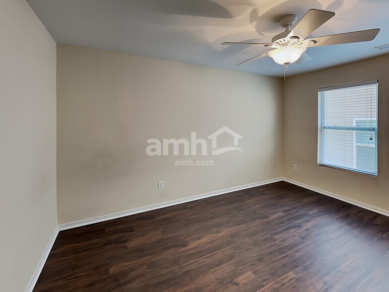 Building Photo - 227 Morning Dew Dr