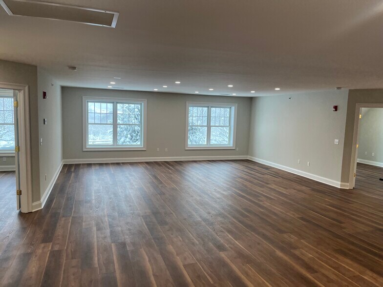 Primary Photo - 94 Danbury Rd