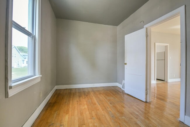 Building Photo - 1217 Chicago St