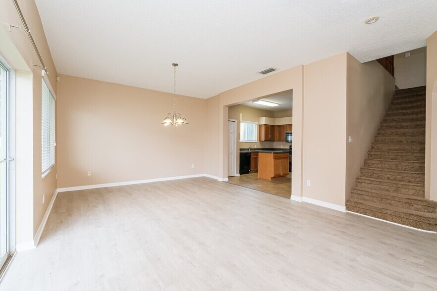 Building Photo - 12822 Longcrest Dr