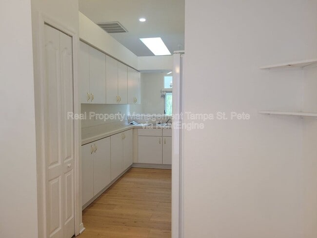 Building Photo - 12514 Hollybrook Ln