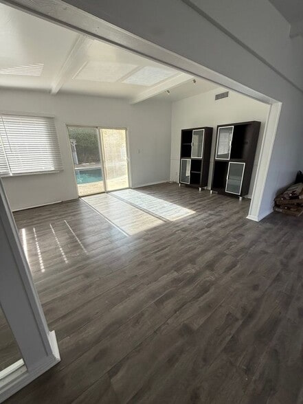 Building Photo - 19516 Stagg St