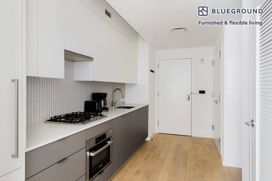 Building Photo - 244 W 29th St