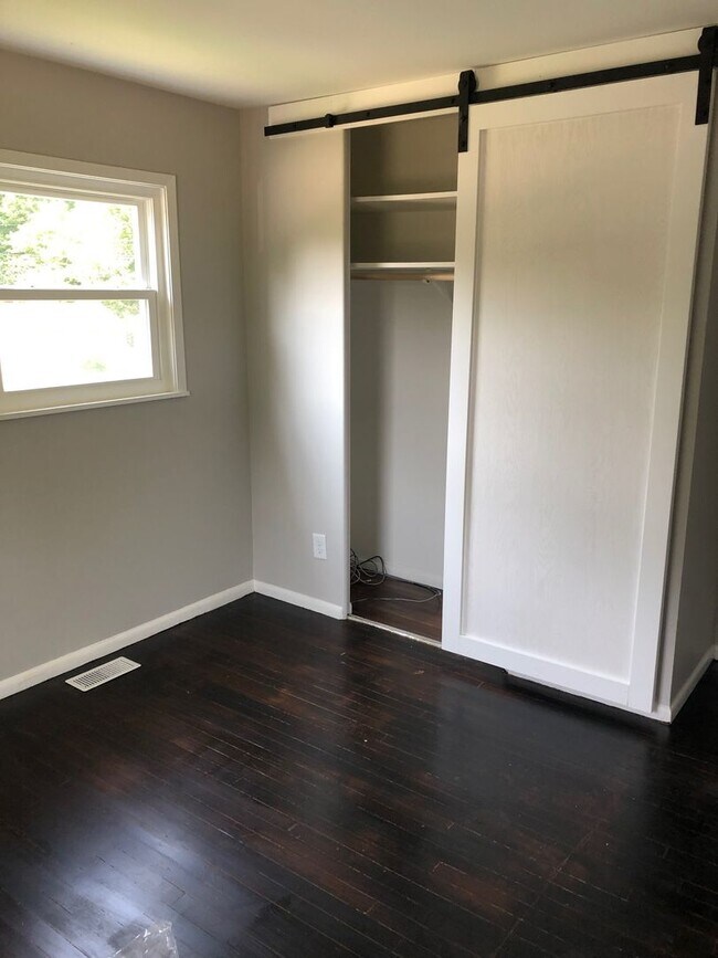 Building Photo - 5 BD/2.5 BA home, NEW RENOVATION!