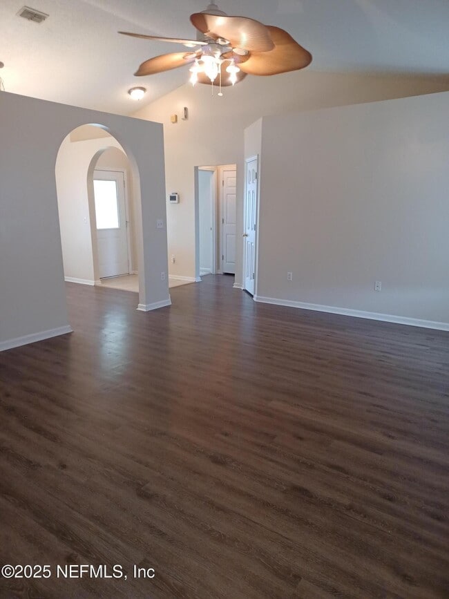 Building Photo - 608 Abbey Ct