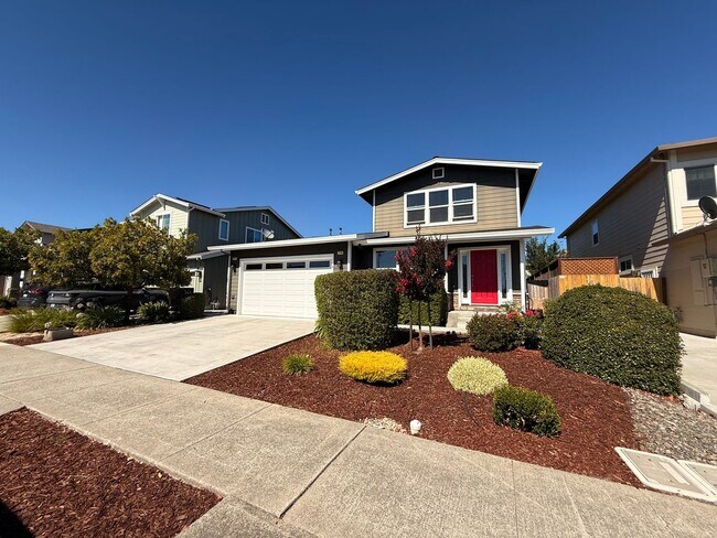 Building Photo - NEW PHOTOS! Two-level home located in Coff...