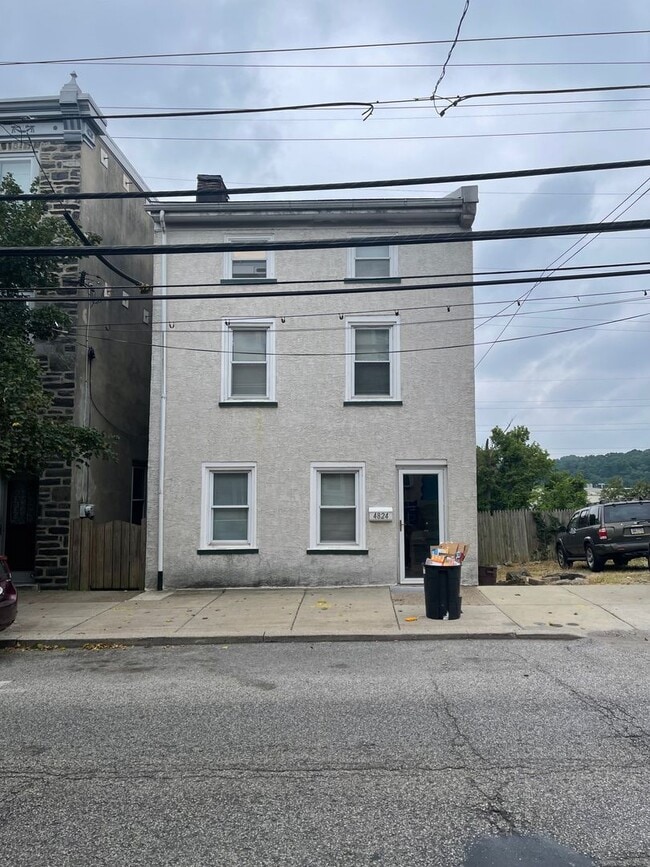 Building Photo - 4824 Umbria St
