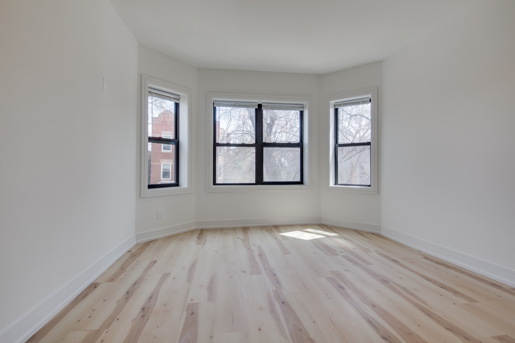 Building Photo - 1906 N Whipple St