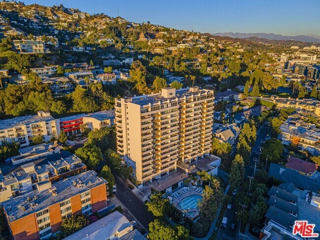 Building Photo - 8787 Shoreham Dr