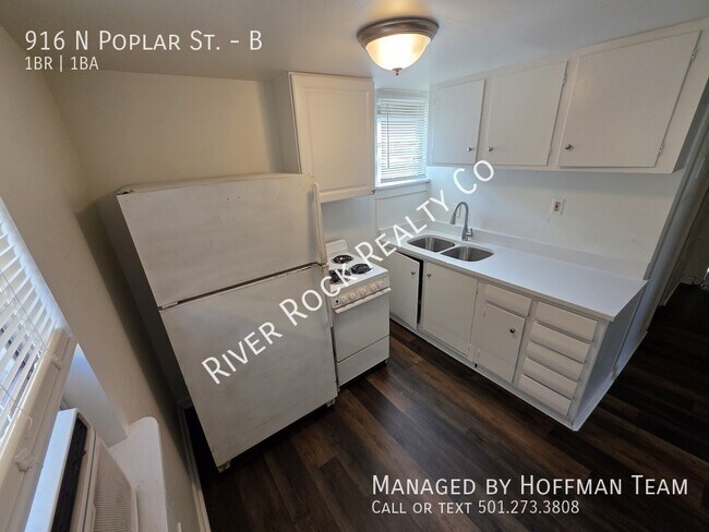 Building Photo - 916 N Poplar St