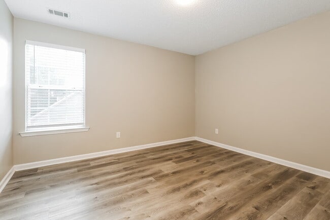 Building Photo - 916 Summit Park Trail