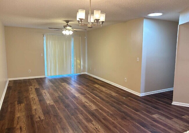 Building Photo - $500.00 OFF FIRST MONTHS RENT!!