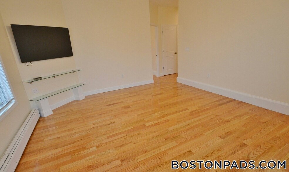 Building Photo - 35 Brookline St