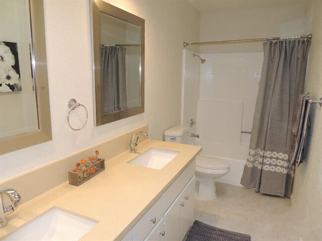 Building Photo - 79430 N Sunrise Ridge Dr
