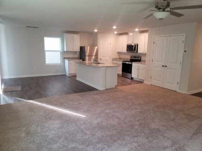Building Photo - Newer Construction Home in Creedmore Hills!