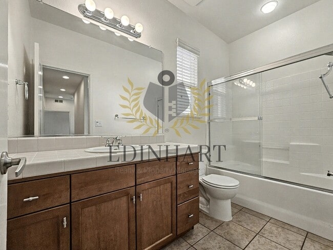 Building Photo - 3828 Trenton Ln