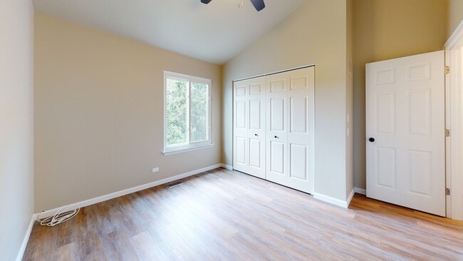 Building Photo - 1913 Barnhill Dr