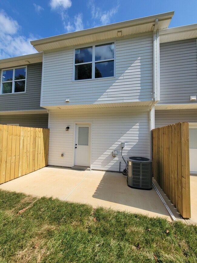 Building Photo - 312 Front Rdg Cir