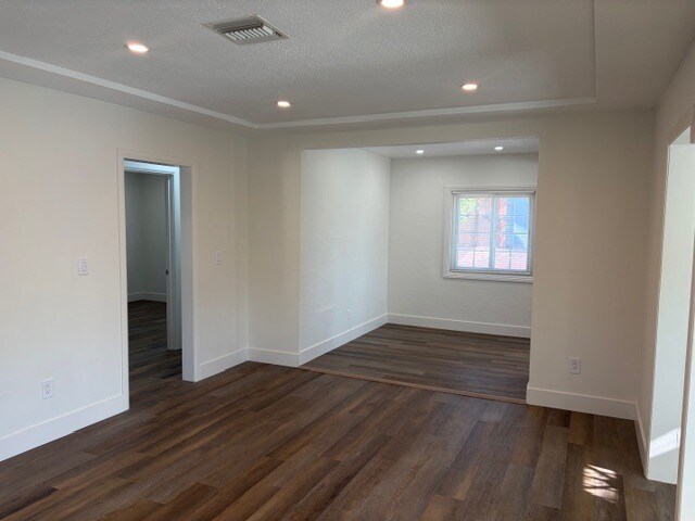 Building Photo - 4131 W 107th St