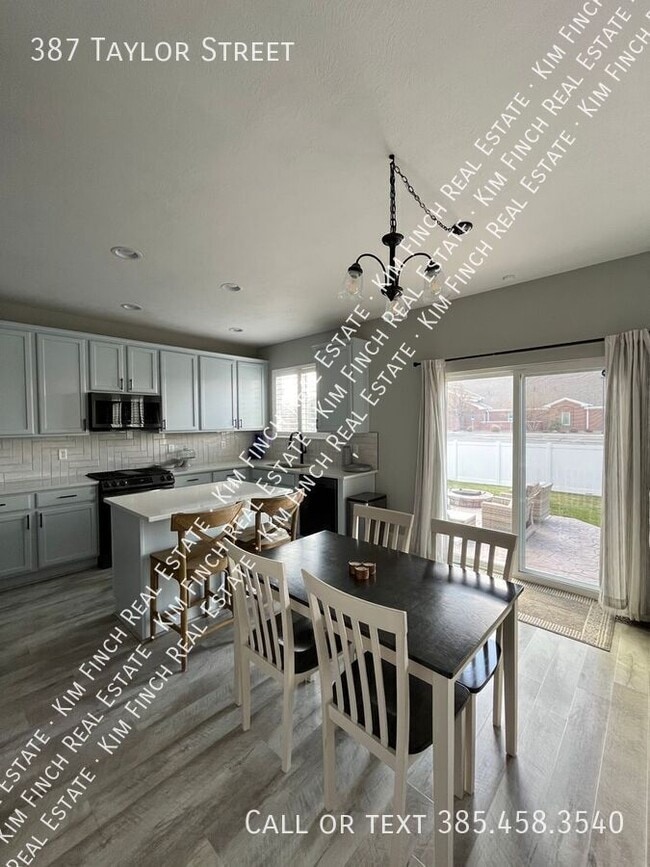 Building Photo - 387 Taylor St