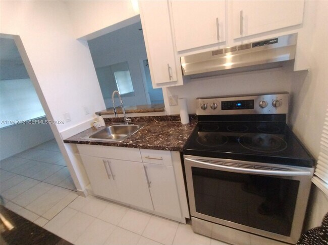 Building Photo - 2225 Polk St