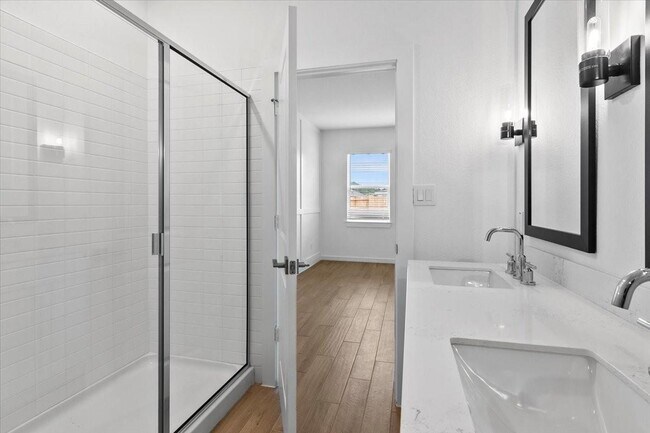 Building Photo - 107 Walnut Hl Ct