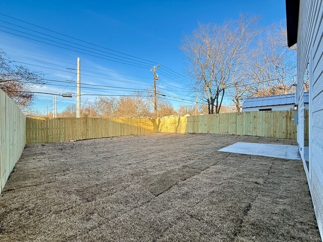 Building Photo - 2009 W Easton Ct