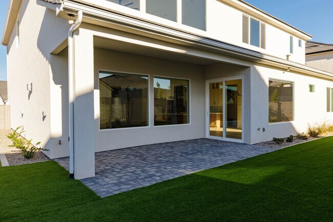 Building Photo - Beautiful 5 bed 4 bath home in Desert Cany...