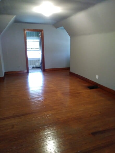 master bedroom open floor plan - 2120 Allston Ave