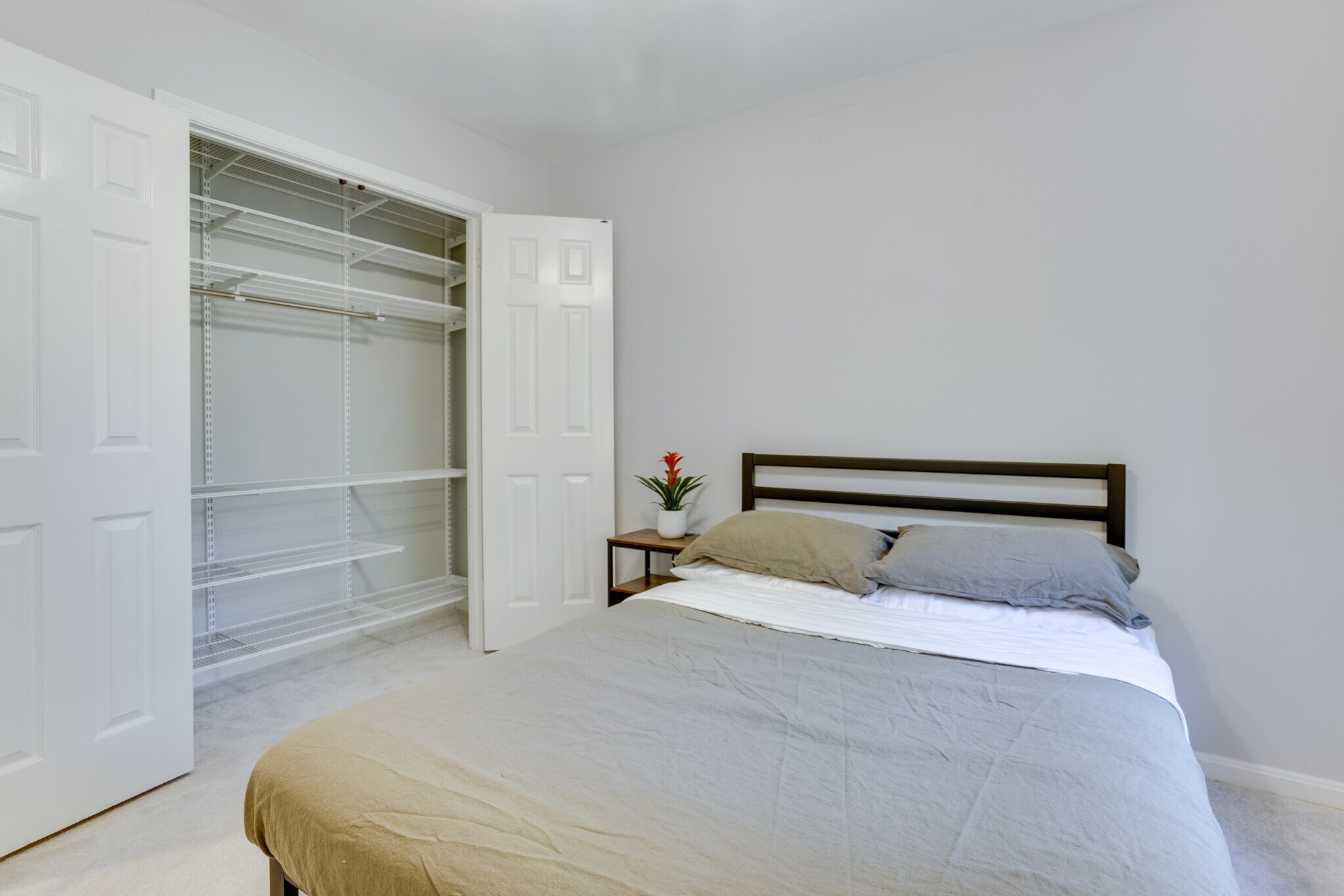 UL 1 - 3146 Borge St