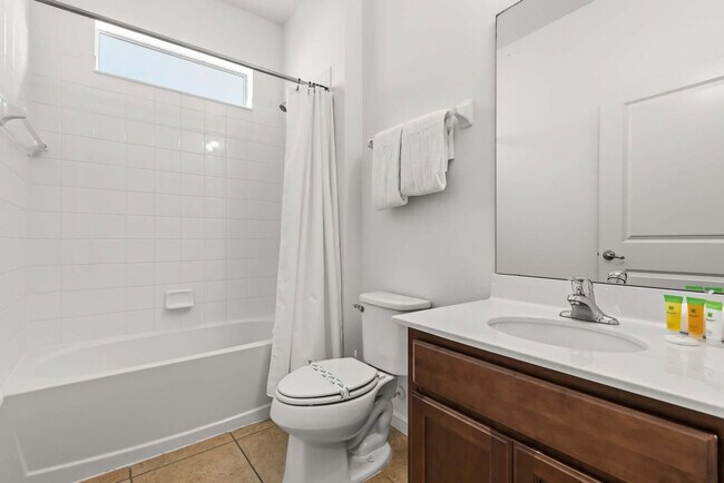 Building Photo - 230 Ballo Dr