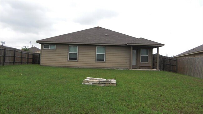 Building Photo - 208 Teron Dr