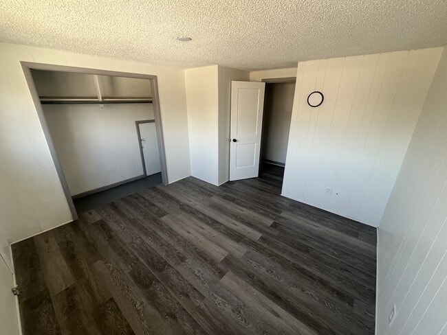 Building Photo - 9142 Yorkshire Rd