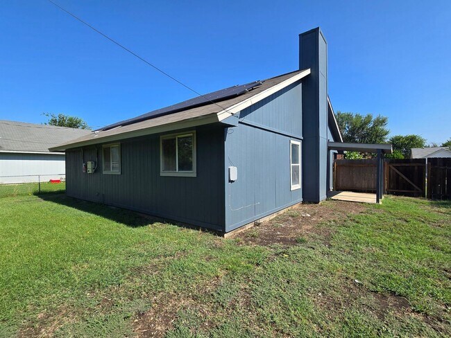 Building Photo - 2408 Windmill Dr