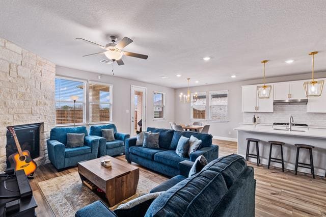 Building Photo - 2517 Amistad Ln