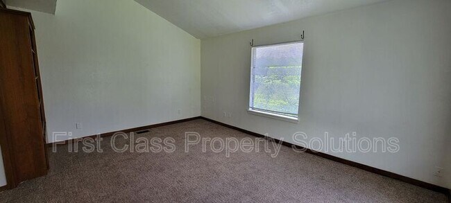 Building Photo - 7407 Kings Manor Ct