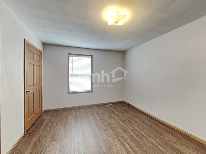 Building Photo - 3042 Bauer Dr