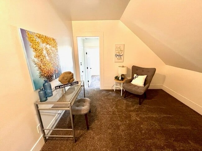 Building Photo - **Reserve for Summer 2026** Great Chestnut Street Property