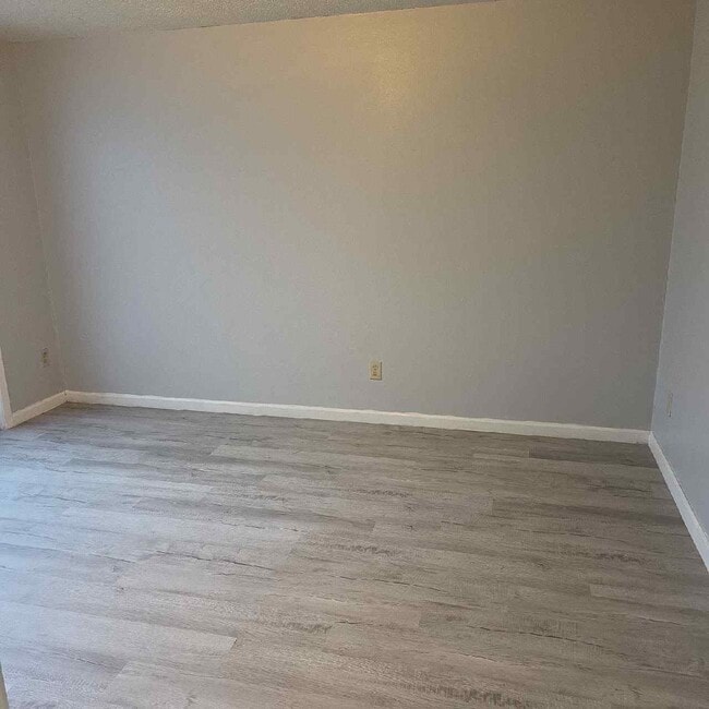 Building Photo - 501 Kennon Ln