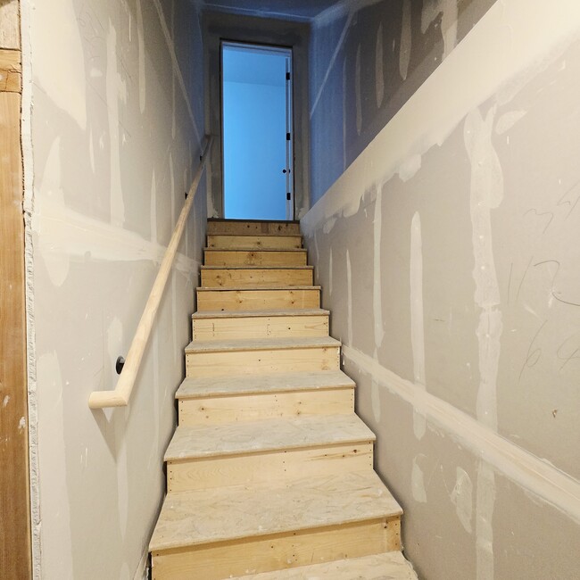 Building Photo - 4022 1100 N