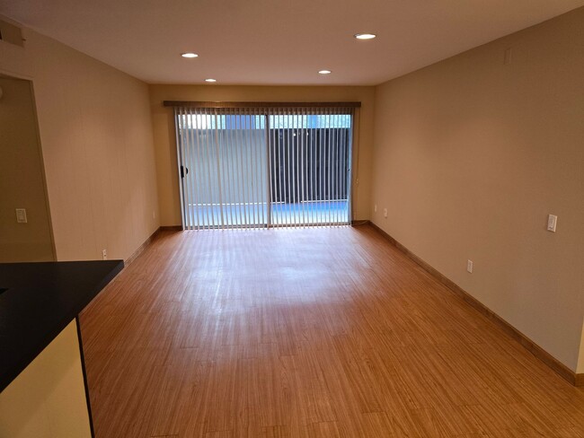 Building Photo - Updated Two Bedroom Condo in Fashion Valle...