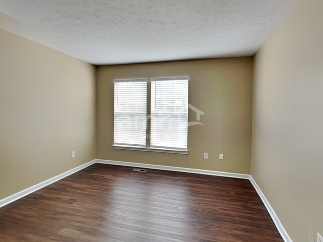 Building Photo - 515 Indian Lake Dr