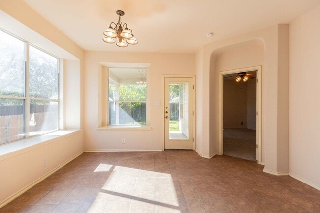Building Photo - 509 Foxford Run Dr