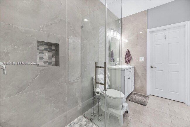 Building Photo - 3461 SE 1st St