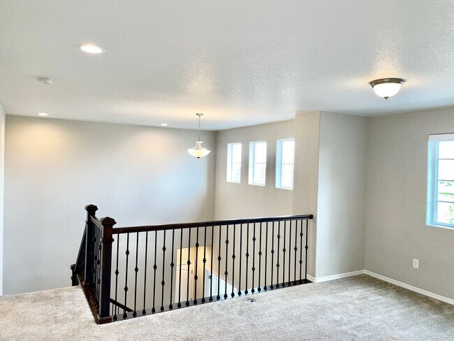 Building Photo - Built in 2021- Stunning 5 Bedroom 4 bath H...